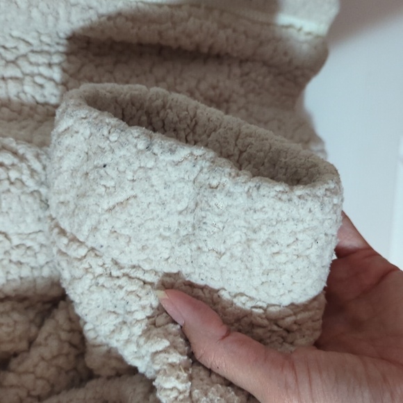 AERIE COZY HOODIE - Picture 6 of 10